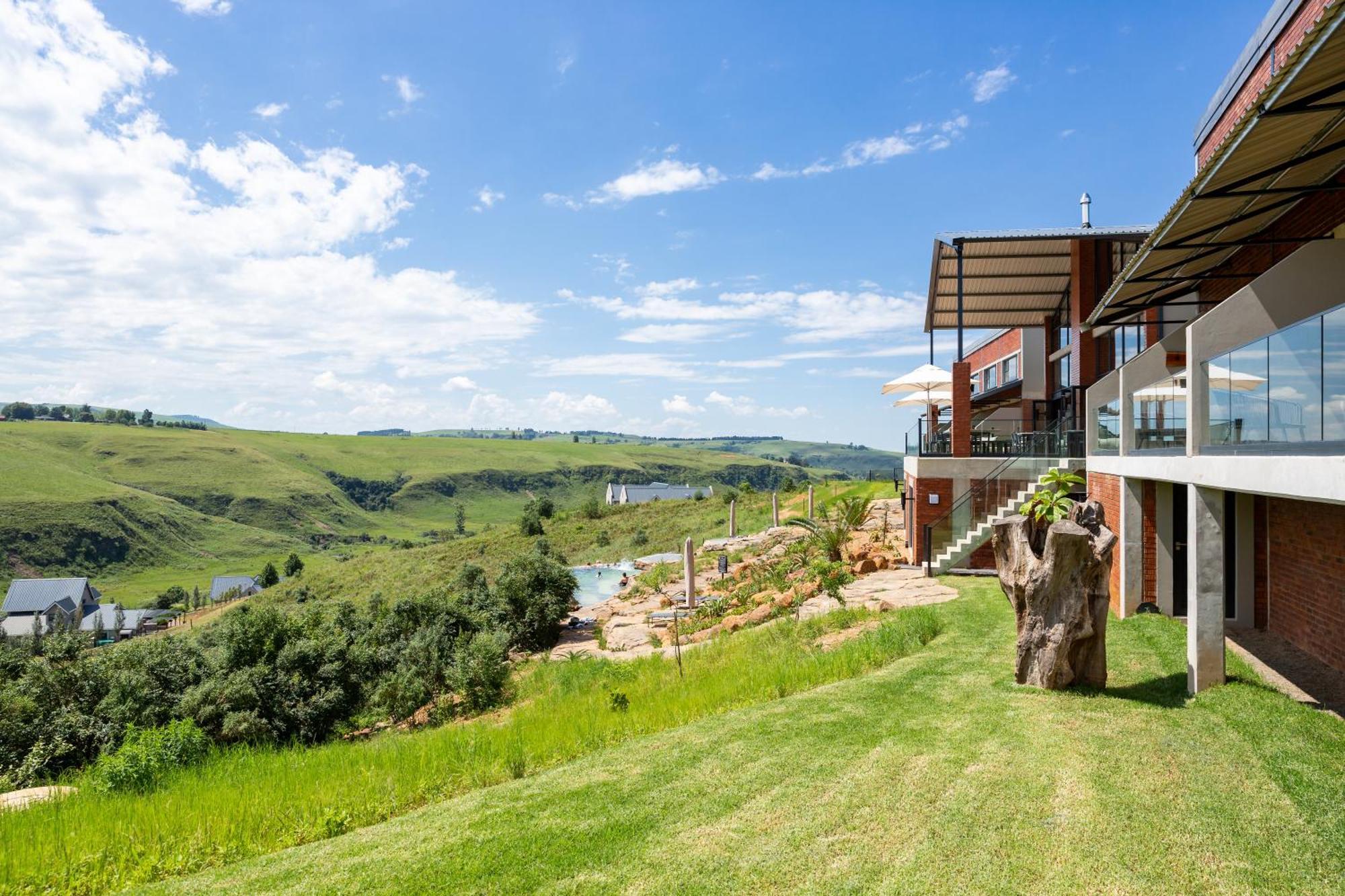 Dragonview Lodge Champagne Valley المظهر الخارجي الصورة